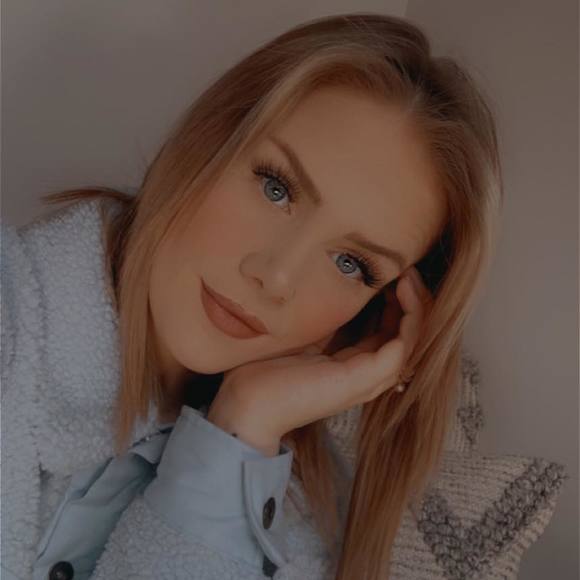 Meet your Posher, Taylor - Picture 1 of 1